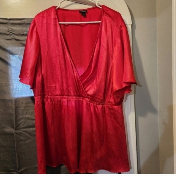 🍂🍁Torrid 3x Lily Babydoll Shiny Gauze Surplice Top - Picture 2 of 5